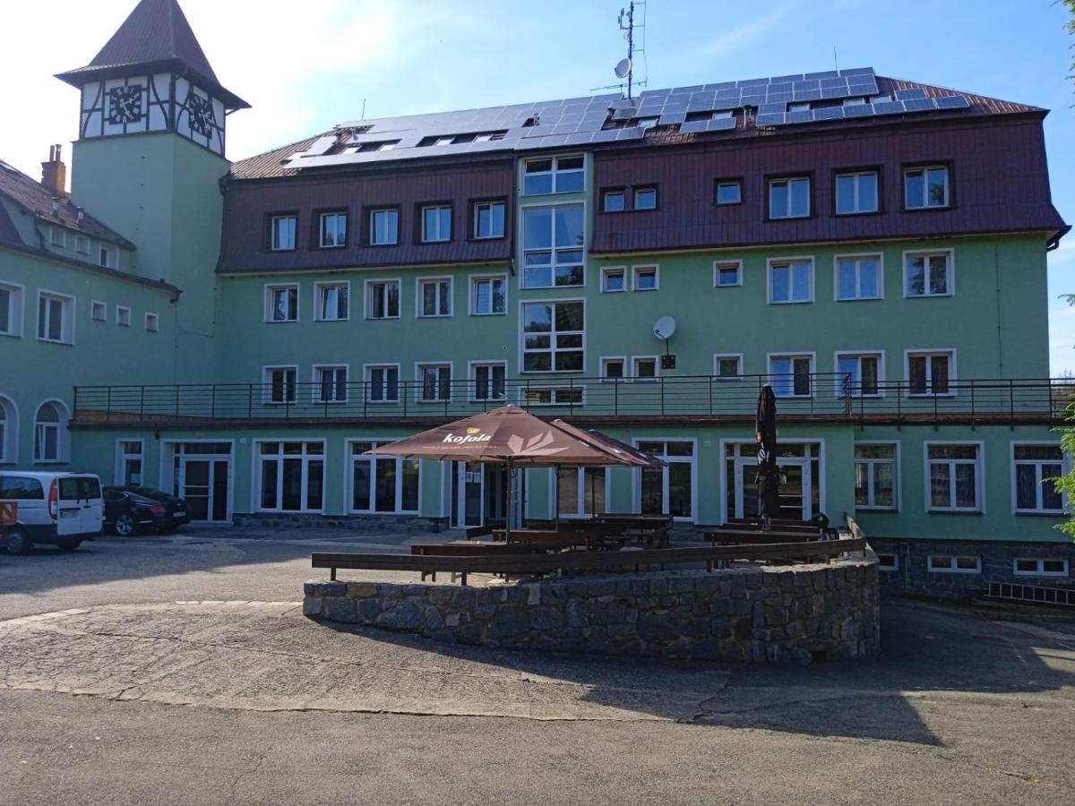 Hotel Forestyma Hodonín Exteriör bild