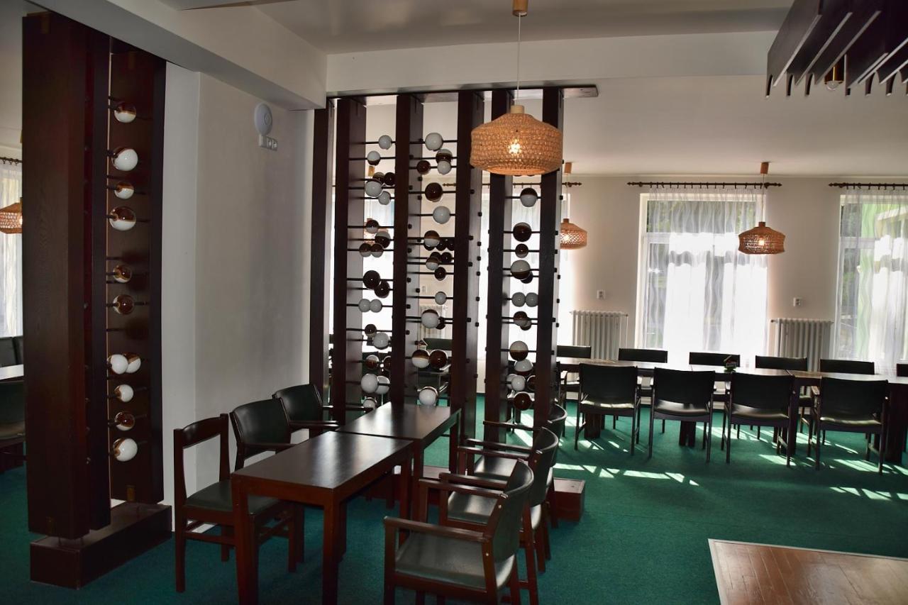 Hotel Forestyma Hodonín Exteriör bild